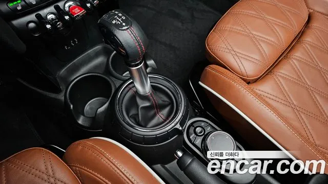MINI Cooper Convertible 2017 thumb 9
