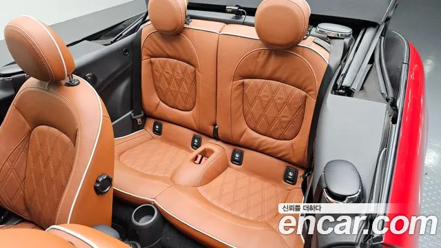 MINI Cooper Convertible 2017 thumb 11