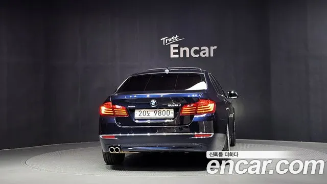BMW 5-Series 2015 thumb 4