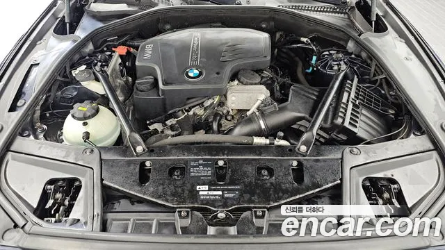 BMW 5-Series 2015 thumb 6