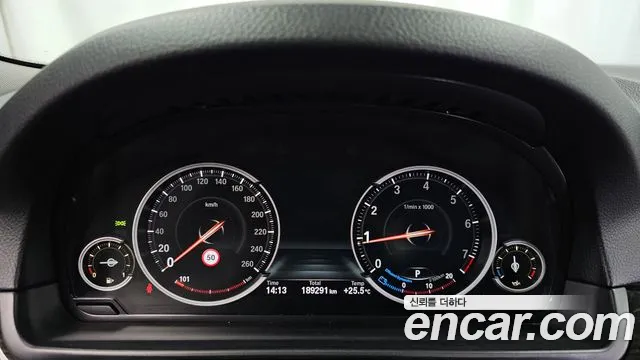 BMW 5-Series 2015 thumb 8