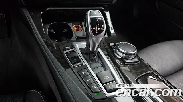 BMW 5-Series 2015 thumb 9