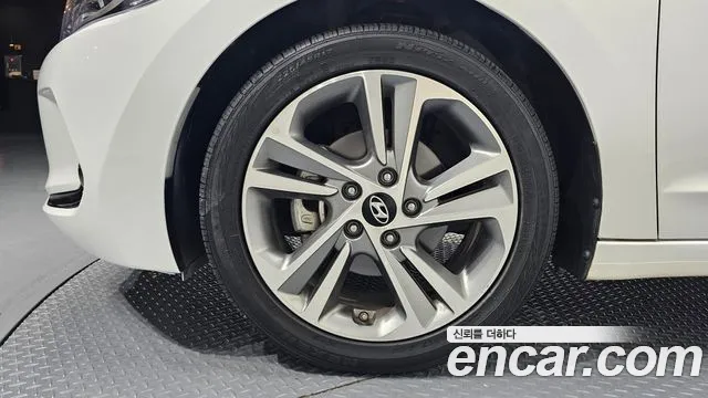 Hyundai Avante 2017 thumb 5