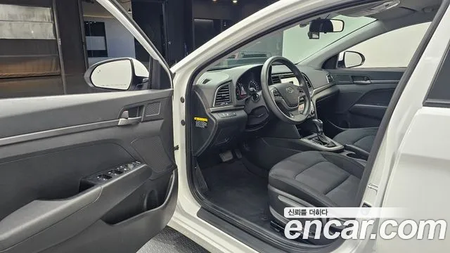 Hyundai Avante 2017 thumb 10