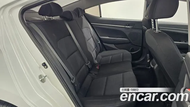 Hyundai Avante 2017 thumb 12