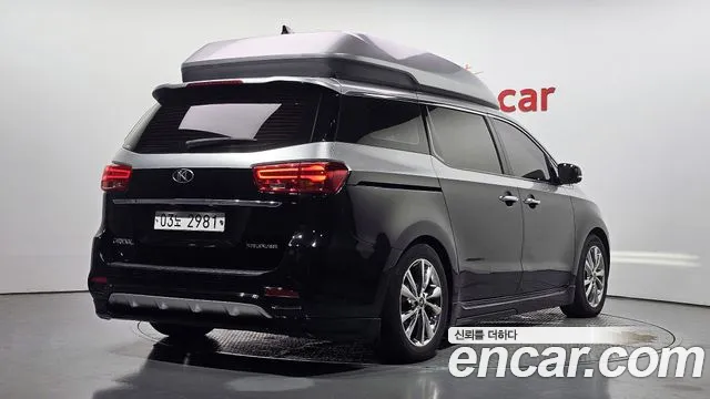 Kia Carnival 2018 thumb 2