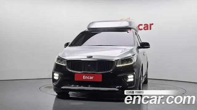 Kia Carnival 2018 thumb 3