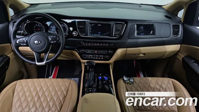 Kia Carnival 2018 thumb 7