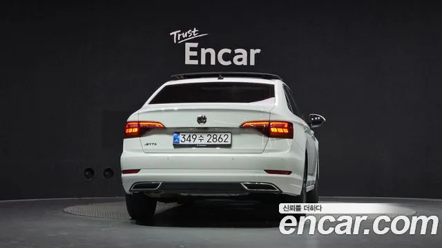 Volkswagen Jetta 2021 thumb 4