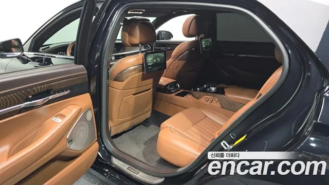 Genesis G90 2020 thumb 10