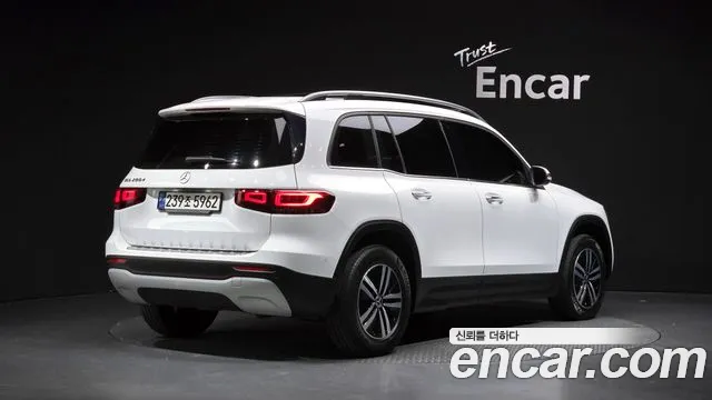 Mercedes-Benz GLB 2021 thumb 2