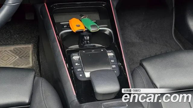 Mercedes-Benz GLB 2021 thumb 9