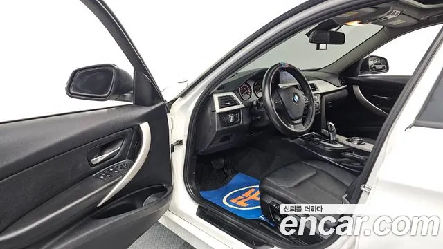 BMW 3-Series 2014 thumb 10