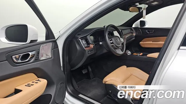 Volvo XC60 2021 thumb 8