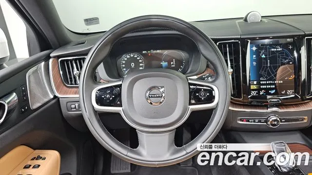 Volvo XC60 2021 thumb 11