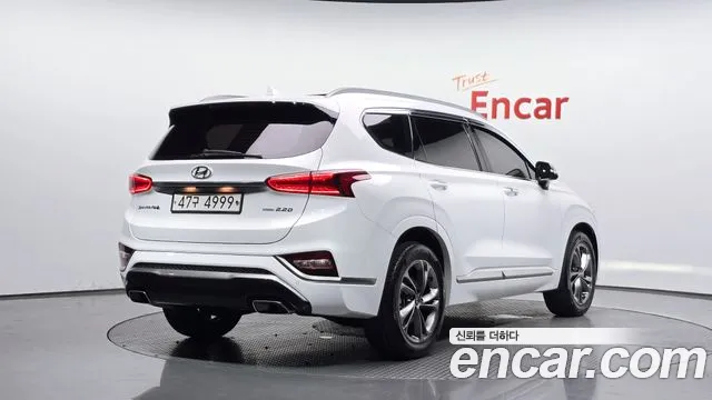Hyundai Santa Fe 2018 thumb 2