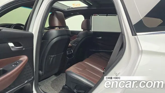 Hyundai Santa Fe 2018 thumb 11