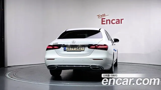 Mercedes-Benz E-Класс 2022 thumb 4