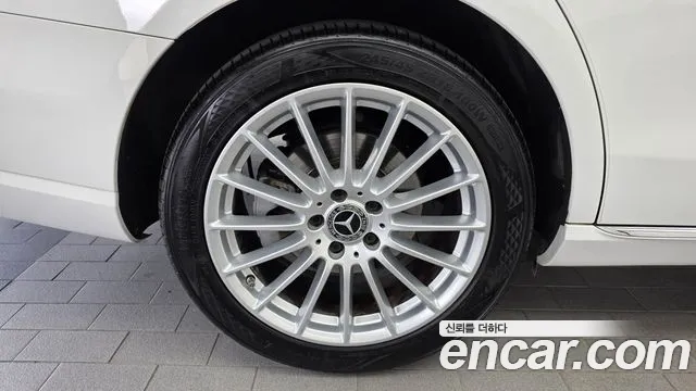 Mercedes-Benz E-Класс 2022 thumb 5