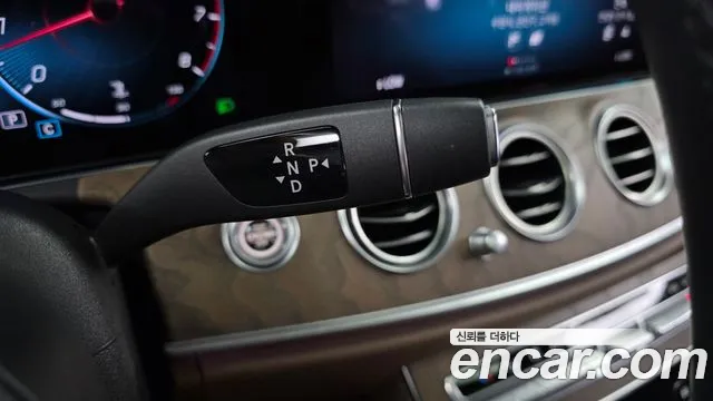Mercedes-Benz E-Класс 2022 thumb 9
