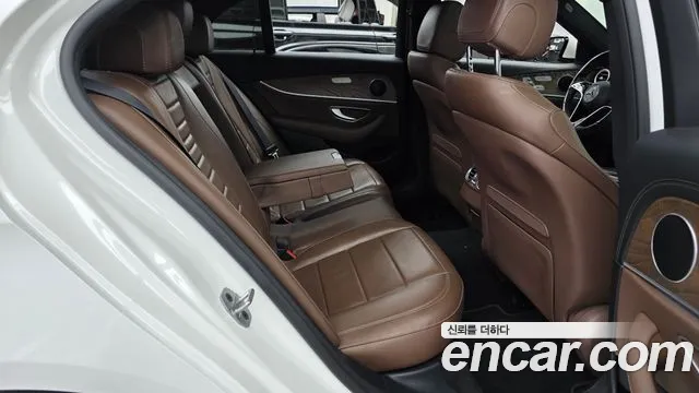 Mercedes-Benz E-Класс 2022 thumb 11