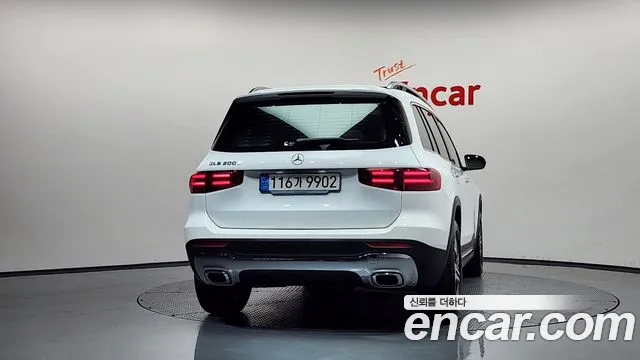 Mercedes-Benz GLB 2024 thumb 4