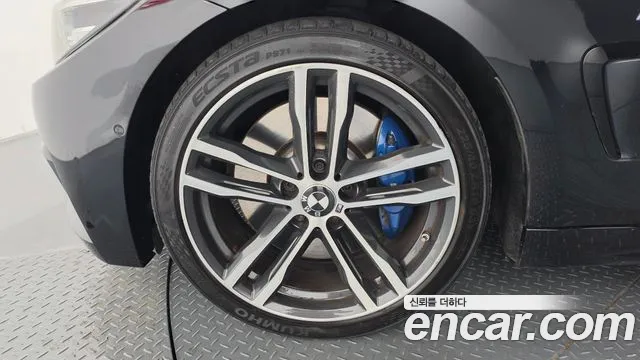 BMW 4-Series 2017 thumb 5