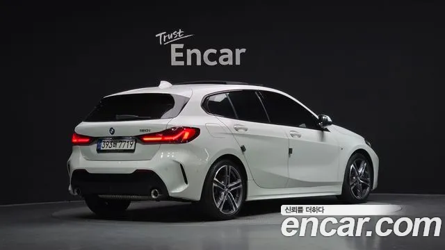 BMW 1-Series 2021 thumb 2