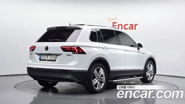Volkswagen Tiguan 2020 thumb 2