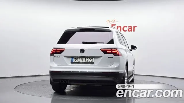 Volkswagen Tiguan 2020 thumb 4
