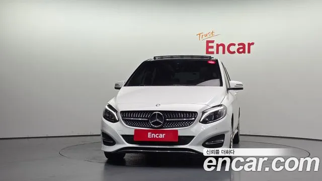 Mercedes-Benz B-Class 2017 thumb 3