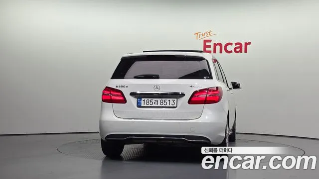 Mercedes-Benz B-Class 2017 thumb 4