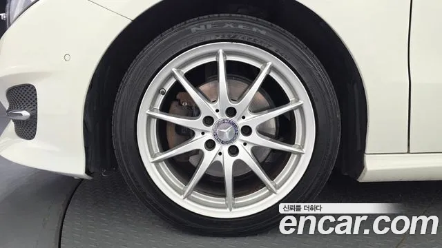 Mercedes-Benz B-Class 2017 thumb 5