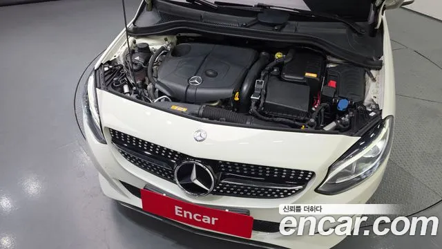 Mercedes-Benz B-Class 2017 thumb 6