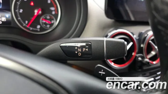 Mercedes-Benz B-Class 2017 thumb 9