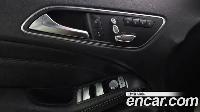 Mercedes-Benz B-Class 2017 thumb 12