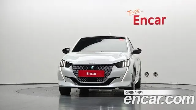 Peugeot 208 2021 thumb 3