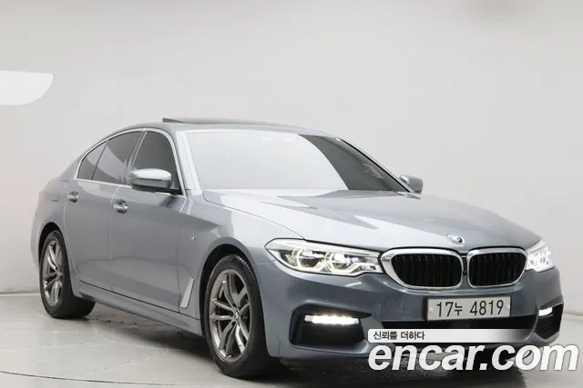 BMW 5-Series 2018 thumb 3