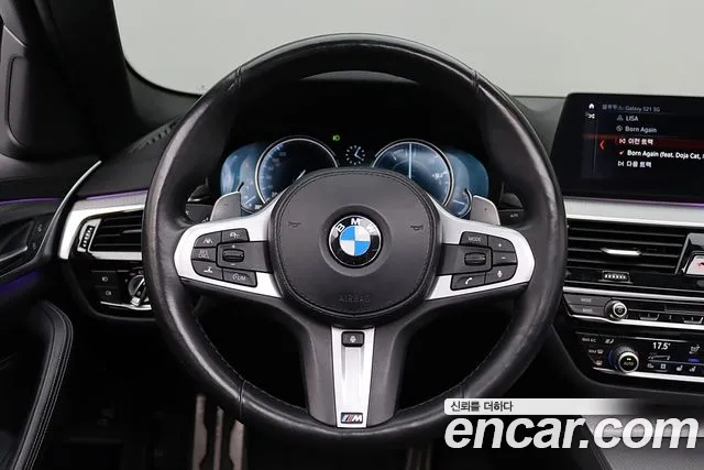 BMW 5-Series 2018 thumb 8