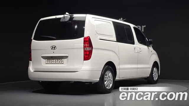 Hyundai Starex 2017 thumb 2