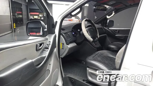 Hyundai Starex 2017 thumb 10