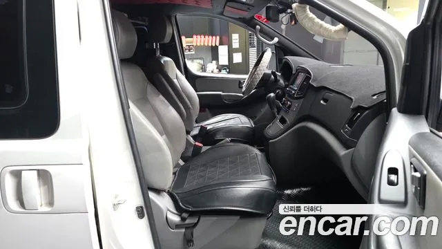 Hyundai Starex 2017 thumb 11