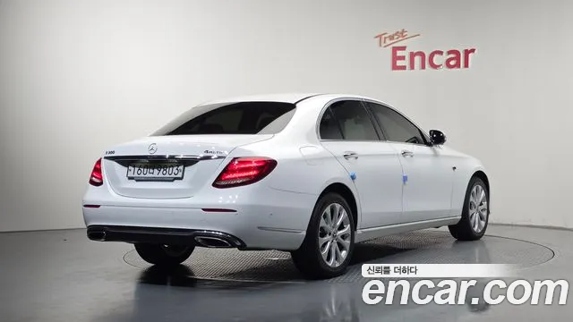 Mercedes-Benz E-Класс 2020 thumb 2