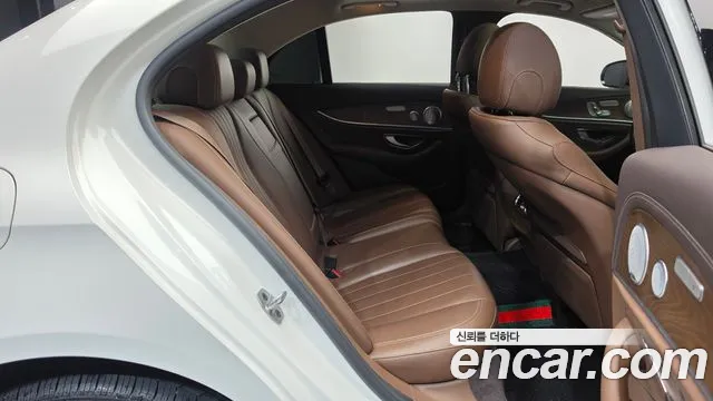 Mercedes-Benz E-Класс 2020 thumb 11