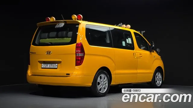 Hyundai Starex 2018 thumb 2