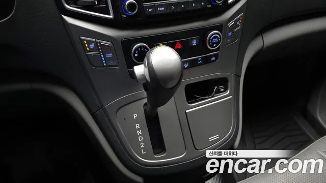 Hyundai Starex 2018 thumb 9