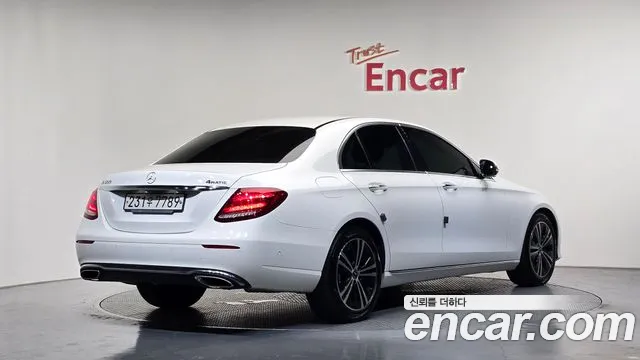Mercedes-Benz E-Класс 2019 thumb 2