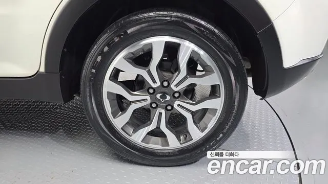 KG_Mobility_Ssangyong KORANDO 2015 thumb 5