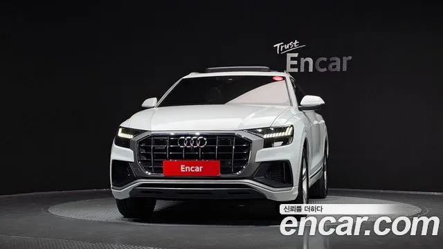 Audi Q8 2020 thumb 3