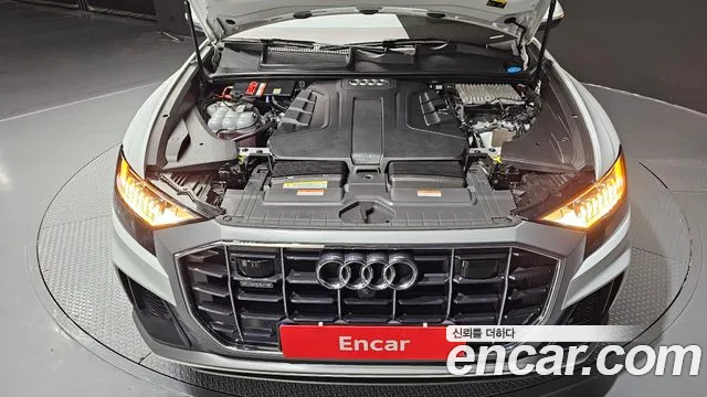 Audi Q8 2020 thumb 6